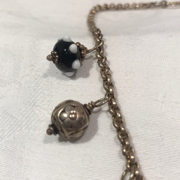 Artisan Glass bead necklace in black and white - Picture 3 of 16